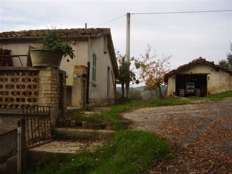 Collecorvino casa rurale a Pescara in Vendita