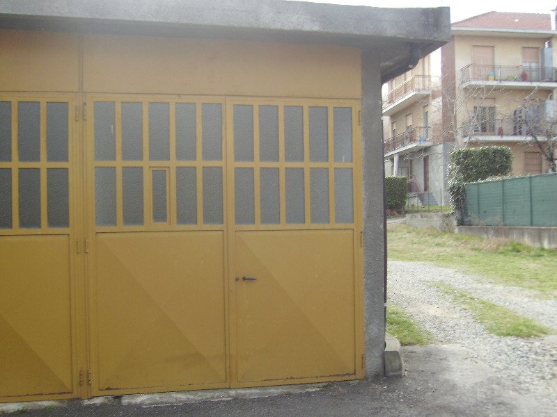 A Chieri box auto a Torino in Affitto