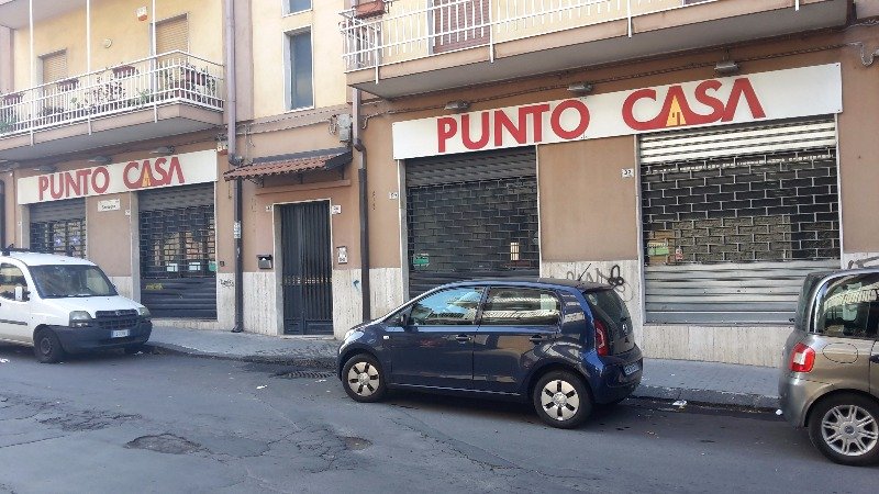 Patern negozio a Catania in Affitto