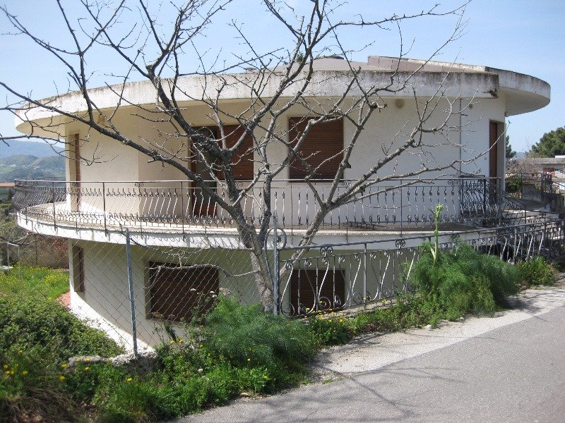 Montalbano Elicona villa di design a Messina in Vendita