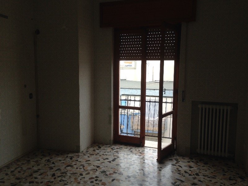 Barletta appartamento con riscaldamento autonomo a Barletta-Andria-Trani in Affitto