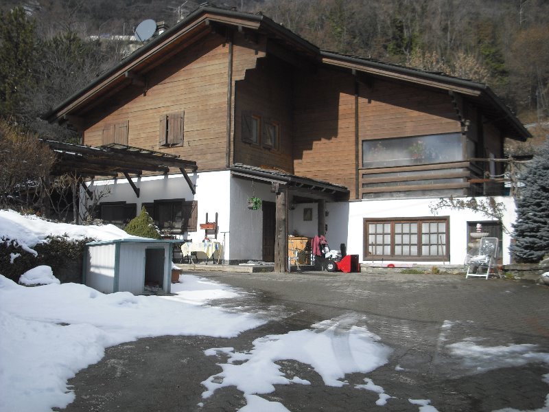 Sarre casa in muratura e chalet a Valle d'Aosta in Vendita