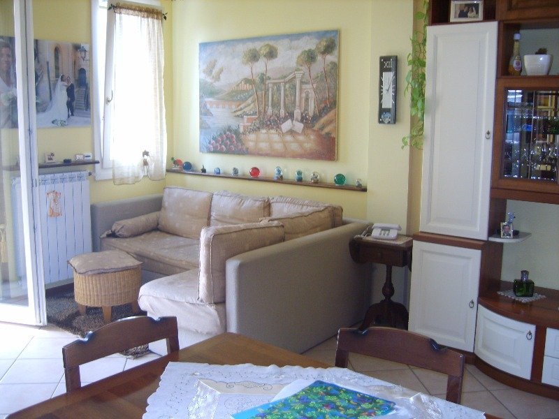 Montichiari appartamento trilocale in condominio a Brescia in Vendita