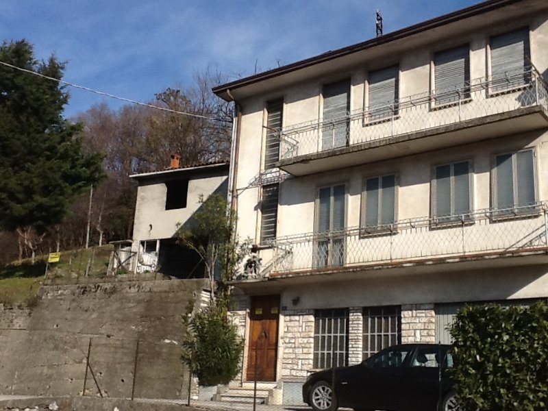 Schio abitazione su 3 piani a Vicenza in Vendita