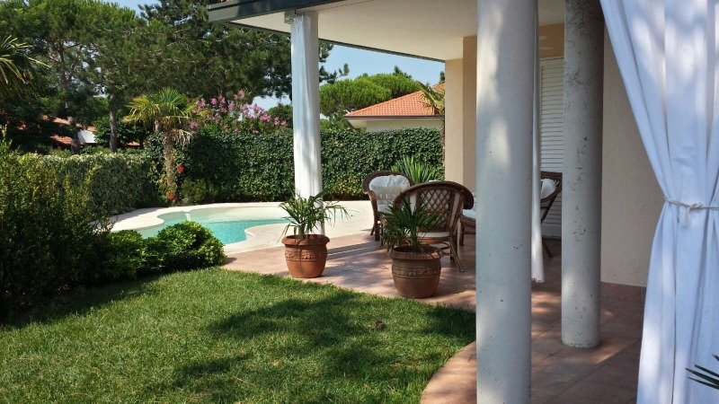 Comacchio prestigiosa villa con piscina privata a Ferrara in Vendita