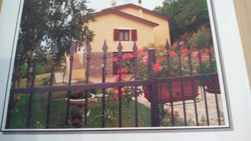 Alto villa singola a Cuneo in Vendita
