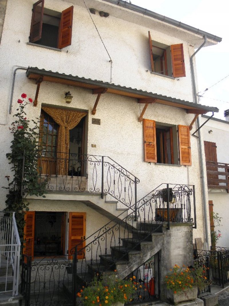 Bedonia casa in montagna a Parma in Vendita