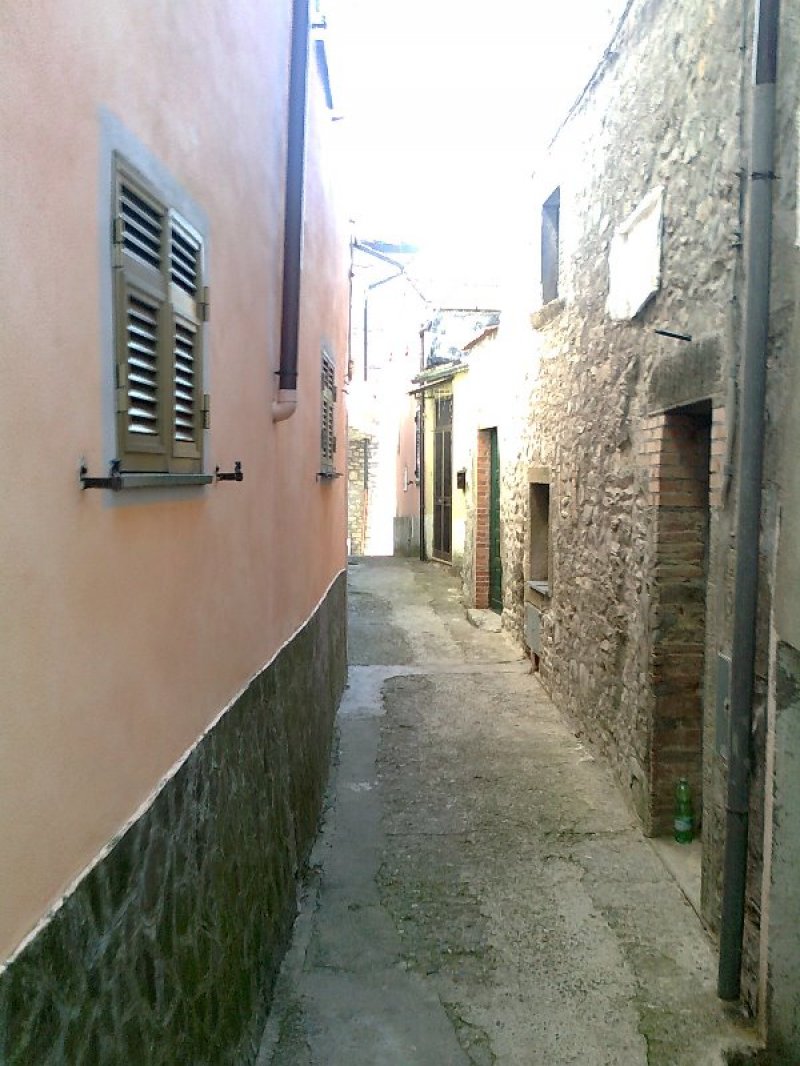 Gassano di Fivizzano casa a Massa-Carrara in Vendita