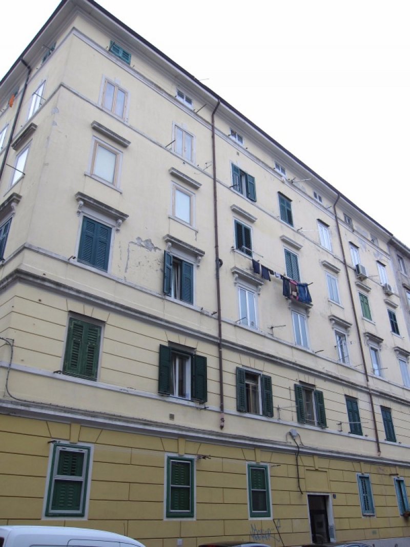 Trieste vendesi appartamento a Trieste in Vendita