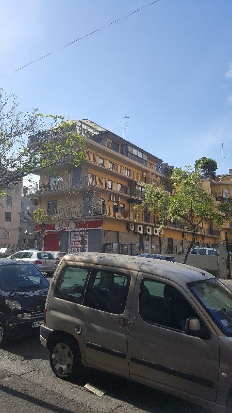 Appartamento al centro del viale Mario Rapisardi a Catania in Vendita