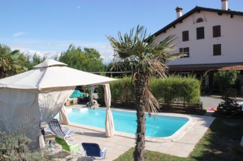 Nonantola rustico con piscina a Modena in Vendita