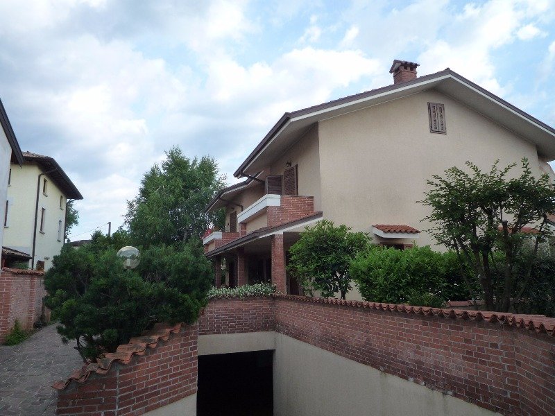 Mossa casa appartamento in villetta bifamiliare a Gorizia in Affitto