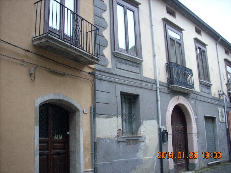 Immobile ristrutturato al centro storico di Forino a Avellino in Vendita