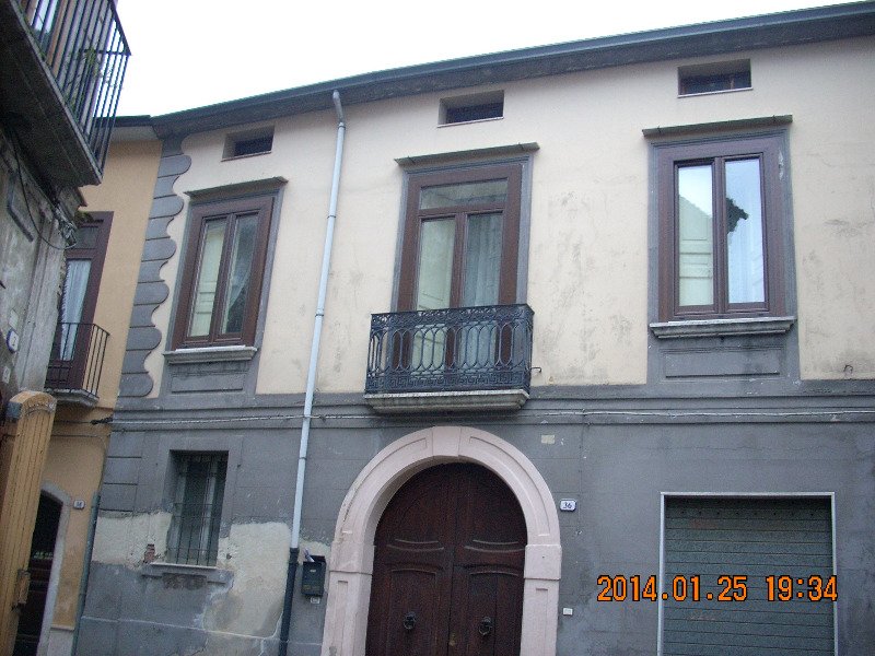 Immobile ristrutturato al centro storico di Forino a Avellino in Vendita