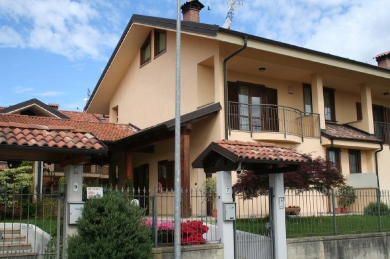 Caraglio villa bifamiliare a Cuneo in Vendita
