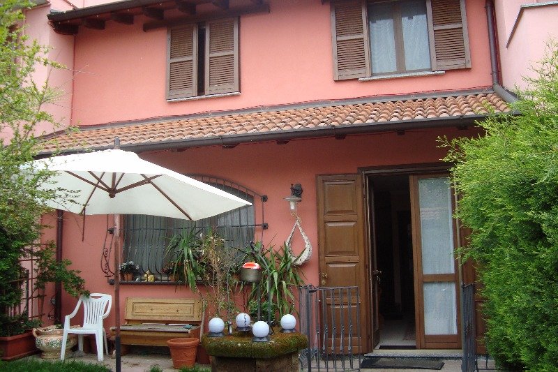 Villa a schiera a Bereguardo a Pavia in Vendita