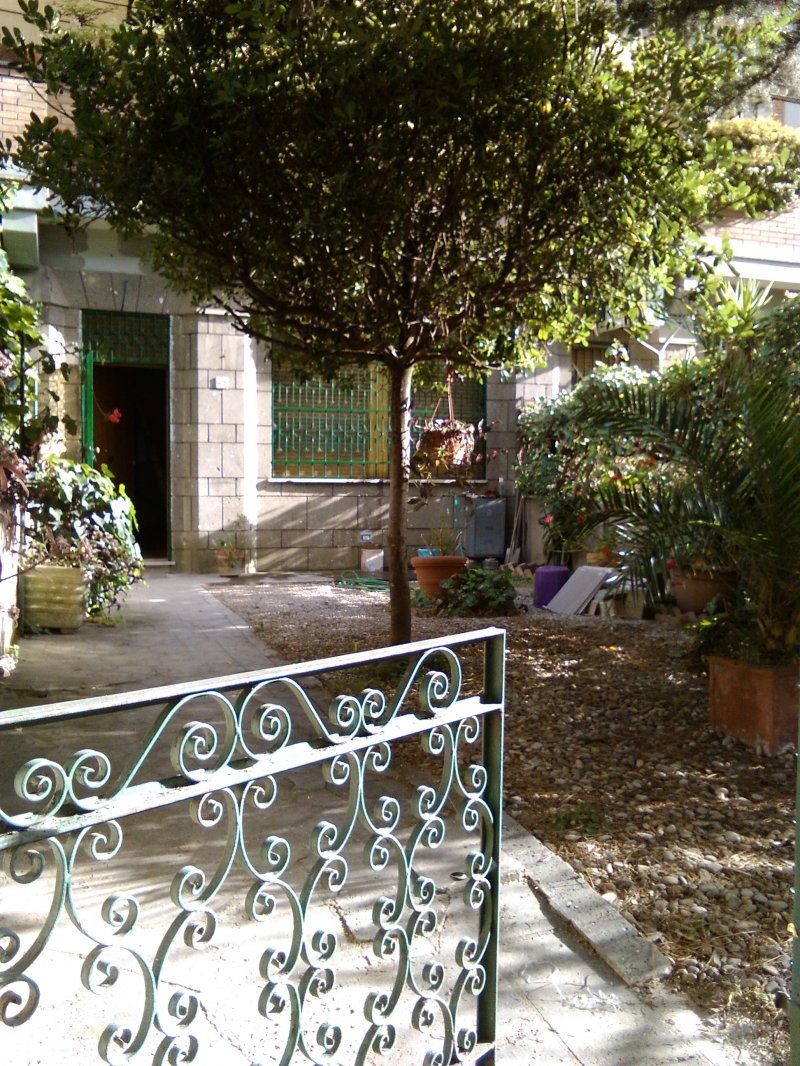 Eur Serafico appartamentino con giardino privato a Roma in Affitto