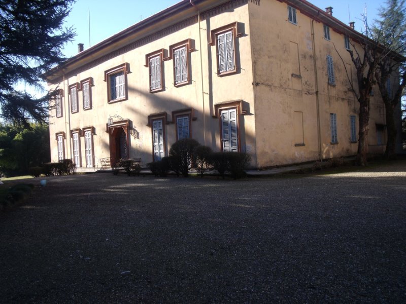 Casalino castello a Novara in Vendita