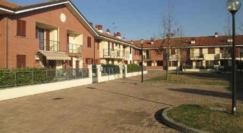 Ceranova casa a Pavia in Vendita