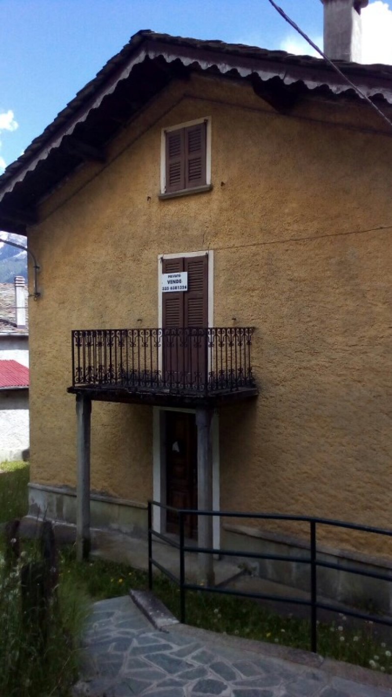 Primolo casa in centro paese di montagna a Sondrio in Vendita