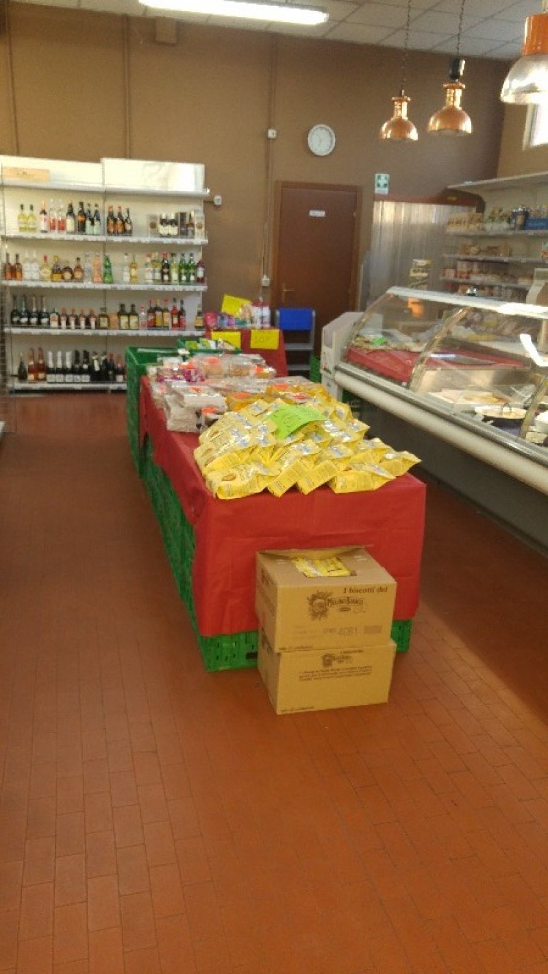 Pogliano Milanese attivit supermercato a Milano in Vendita