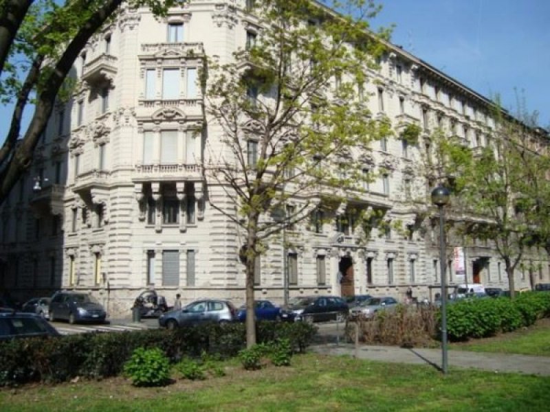 Milano stanza indipendente in ufficio condiviso a Milano in Affitto