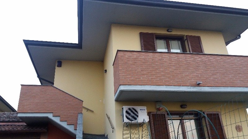 Barbata ampio appartamento in villa a Bergamo in Vendita