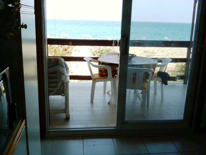 Ferruzzano casa stile canadese sulla spiaggia a Reggio di Calabria in Affitto