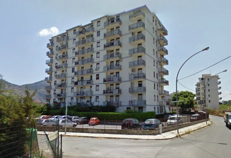 Lanza di Scalea appartamento a Palermo in Affitto