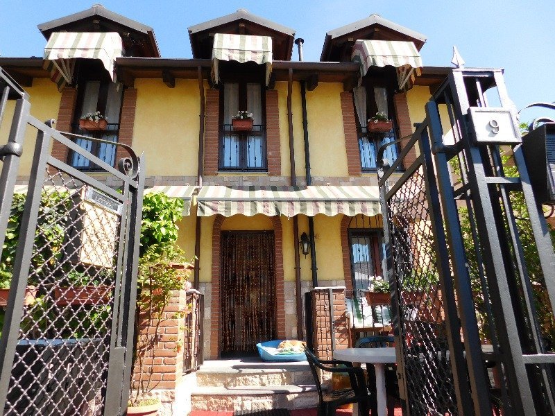 Casa indipendente in residenziale a Nichelino a Torino in Vendita
