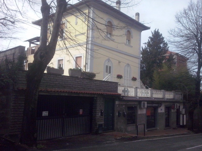 A Viterbo villa con dependance a Viterbo in Vendita