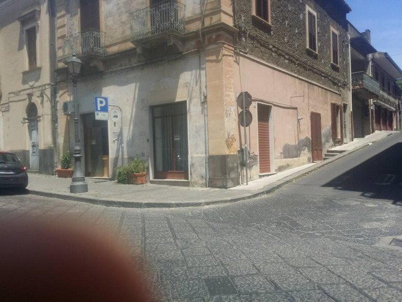 Belpasso casa al piano terra ad uso commerciale a Catania in Affitto