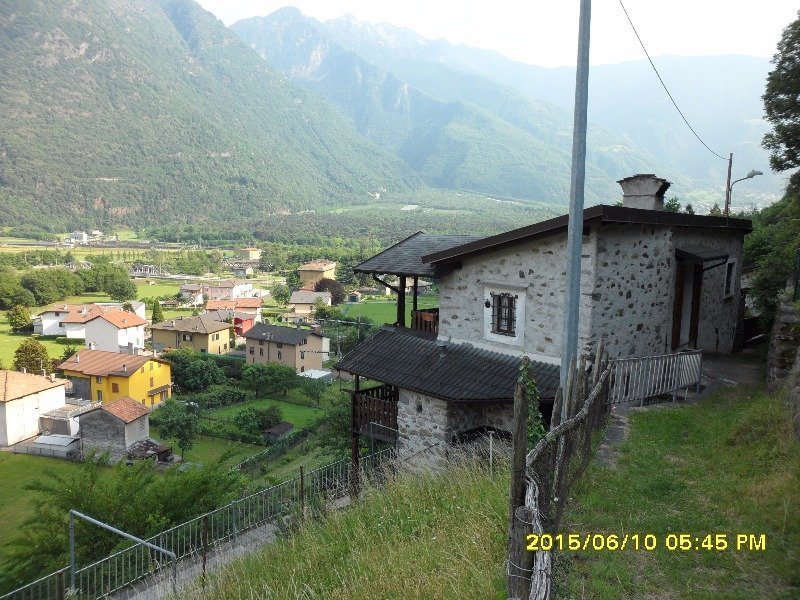 Rustico in pietra in Valtellina a Sondrio in Vendita