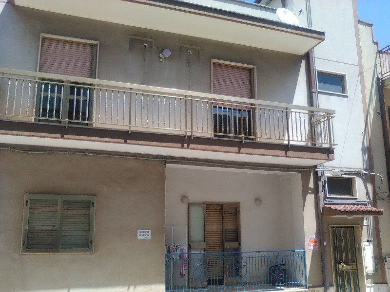 Palagiano appartamento al primo piano a Taranto in Vendita