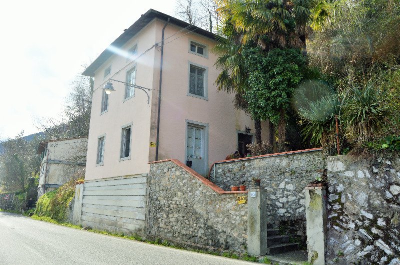 Ponte a Moriano villa storica a Lucca in Vendita