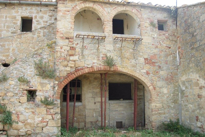 Pienza casale da ristrutturare Val d'Orcia a Siena in Vendita