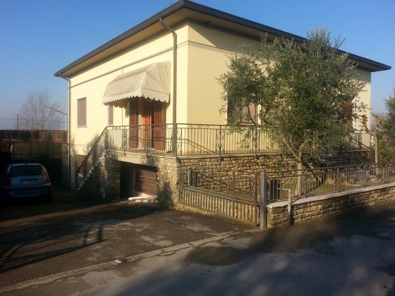 Casa indipendente a Castelmartini a Pistoia in Vendita