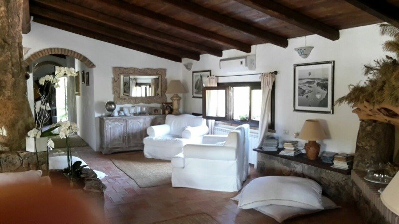 Aggius villa con attivit bed and breakfast a Olbia-Tempio in Vendita