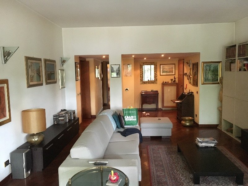 Saronno appartamento signorile a Varese in Vendita