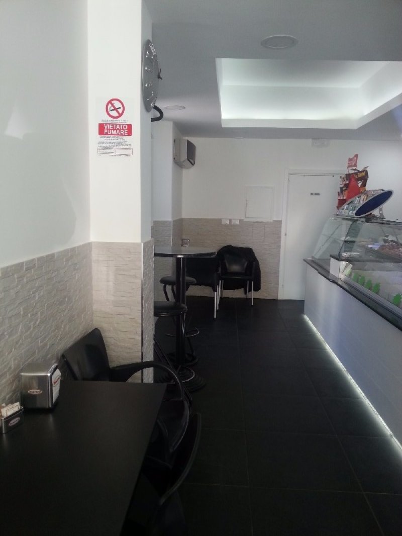 Pescara bar pasticceria con sala slot a Pescara in Vendita