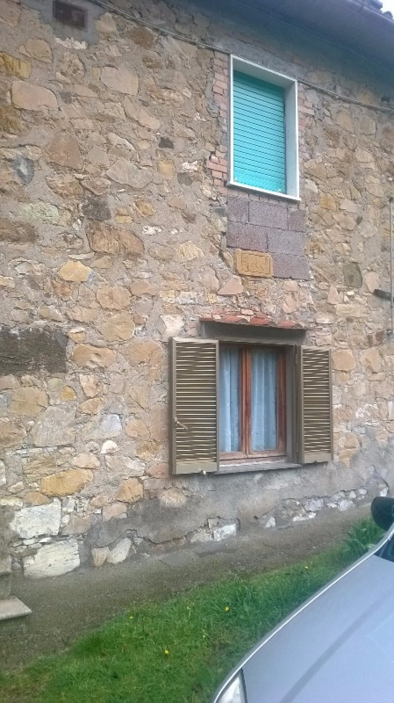 Pomarance appartamento in fabbricato rurale a Pisa in Vendita