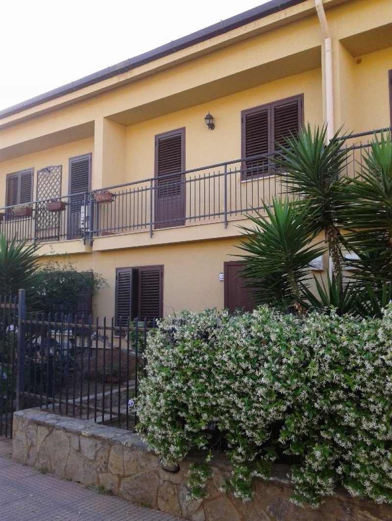 Aspra villa a schiera a Palermo in Vendita