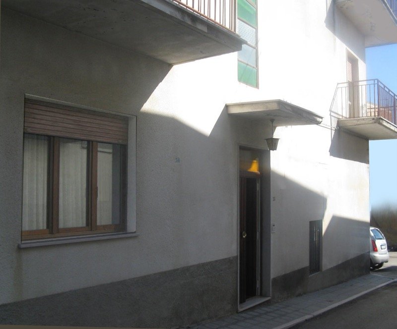 Casa indipendente su 2 piani a Sant'Apollinare a Chieti in Vendita