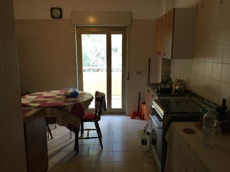Messina appartamento con doppi servizi a Messina in Vendita