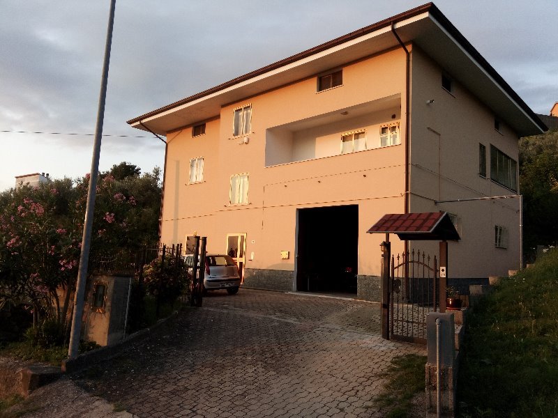 Scambio casa con appartamento a Bolzano a Chieti in Vendita