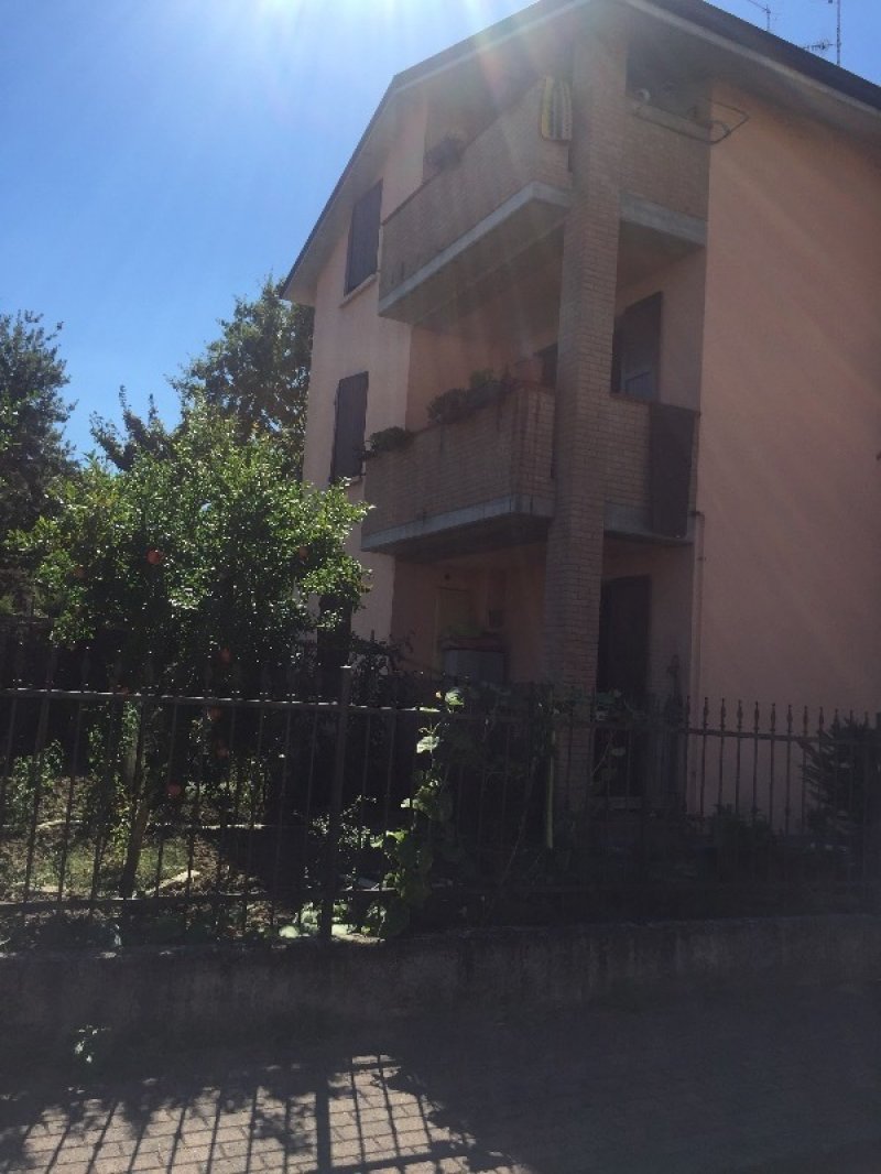 Baragalla villa abbinata con un miniappartamento a Reggio nell'Emilia in Vendita