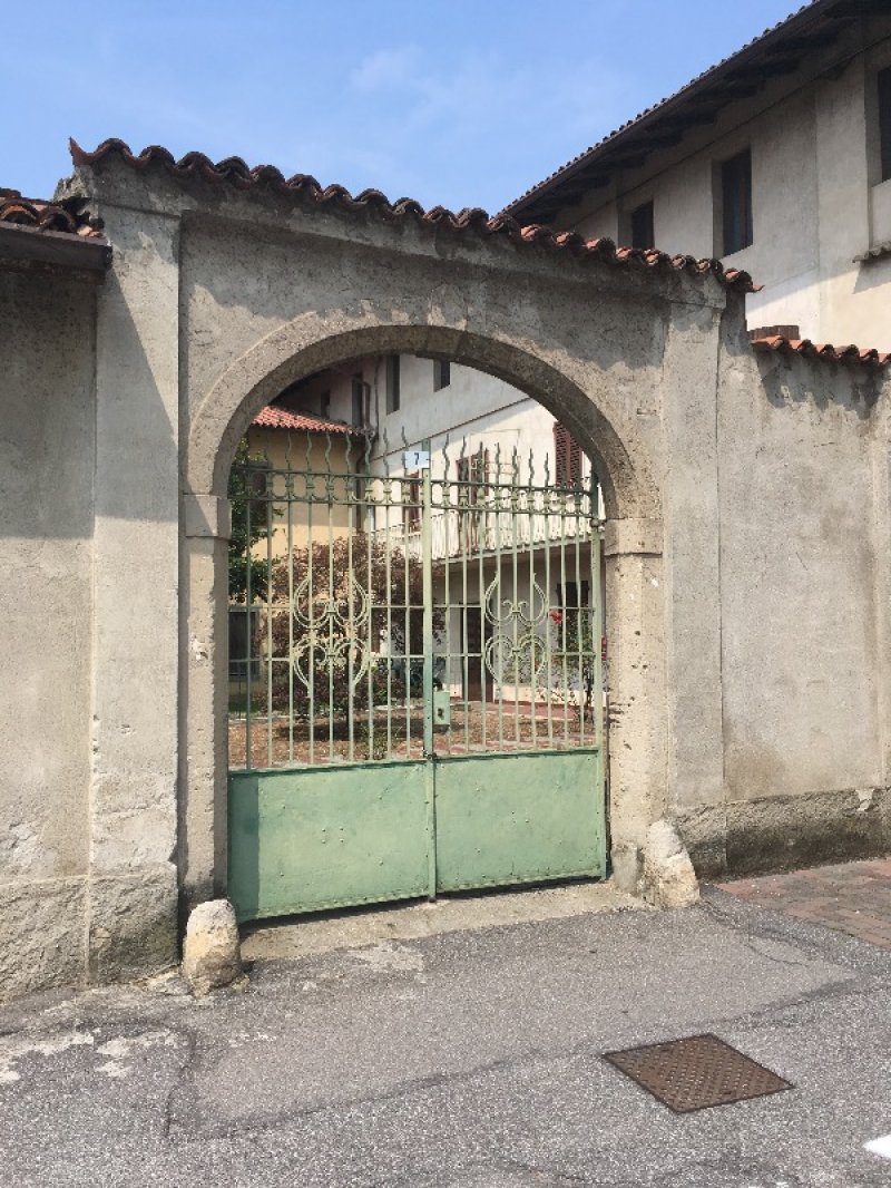 Levate blocco immobile centro storico a Bergamo in Vendita