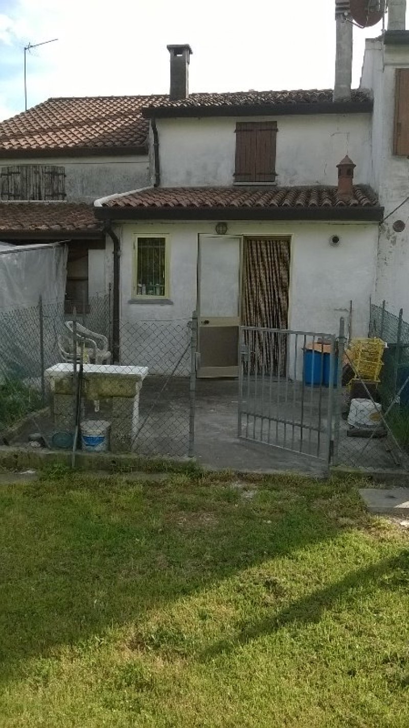 Bressane Castelguglielmo abitazione con terreno a Rovigo in Vendita