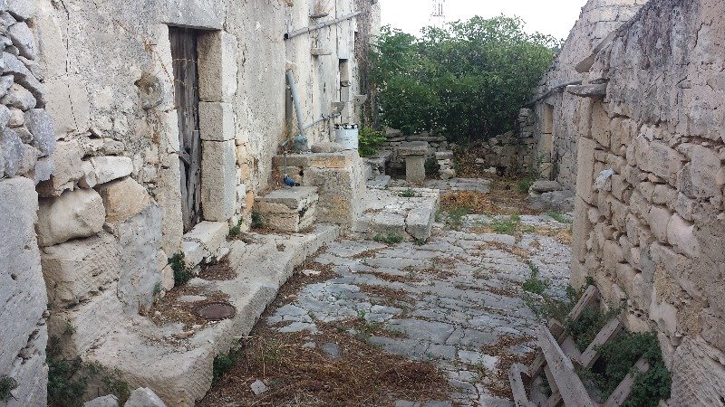 Modica antico casale in pietra a Ragusa in Vendita