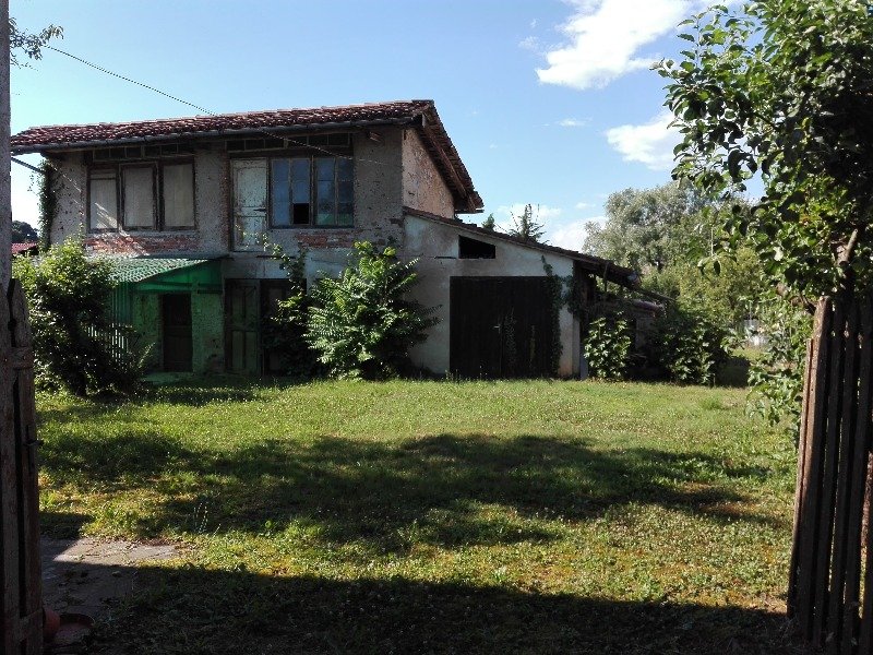 Mossa casa da ristrutturare a Gorizia in Vendita